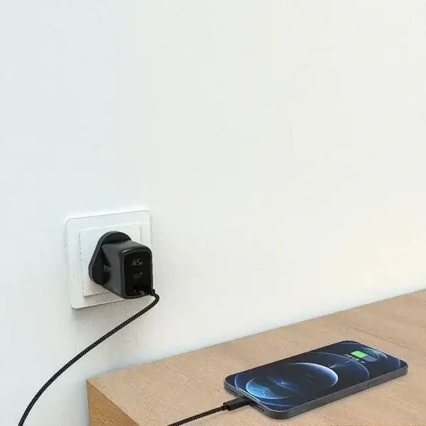 Pawa Stout Gan Travel Charger With Single PD port 25W-Black PW-GN25UK-BK - GulfStore.com