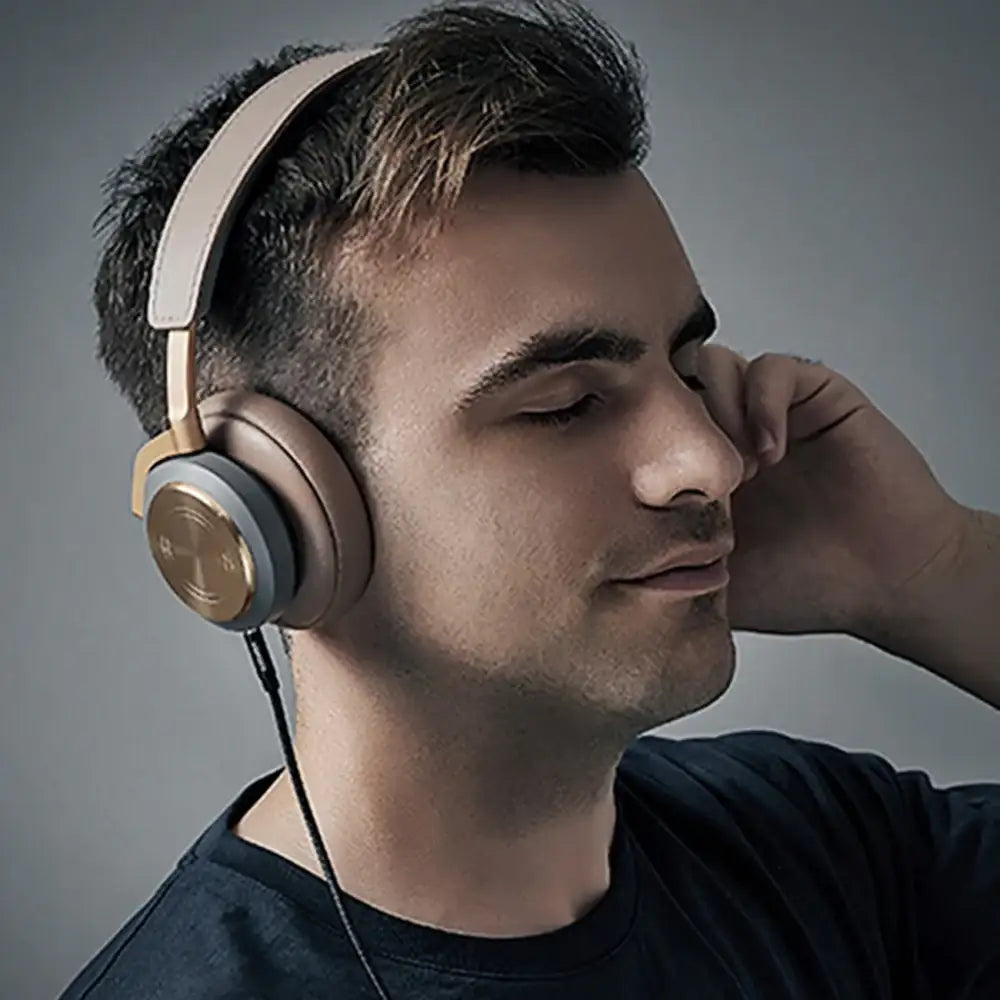 UGreen 3.5mm Male to 3.5mm Male Cable Gold Plated Metal Case with Braid 1M - Black - GulfStore.com
