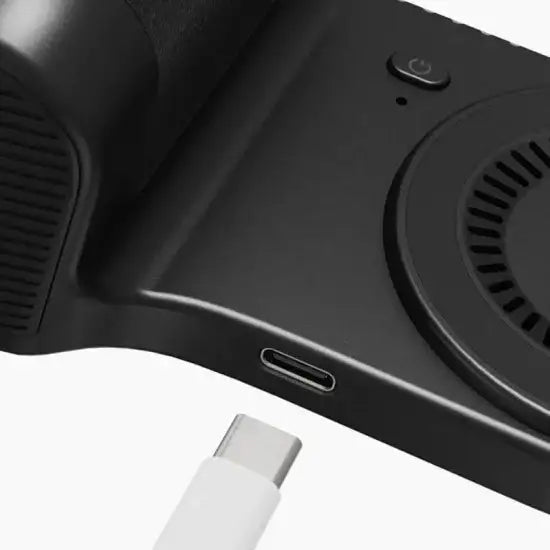 Magnetic Camera Grip with Integrated Powerbank - GulfStore.com
