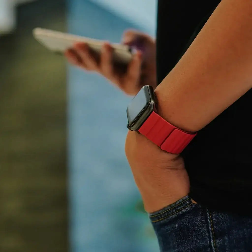 Uniq Revix Reversible Magnetic for Apple Watch Strap 38/40/41mm , Burgundy - Maroon / Coral - GulfStore.com