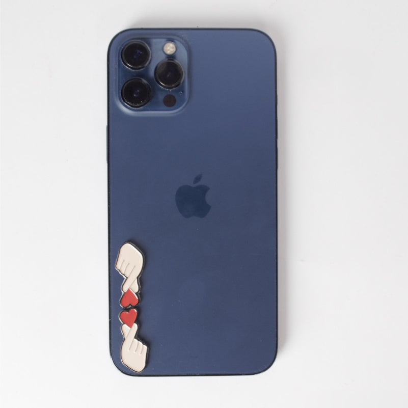 ملصق مكتوب عليه