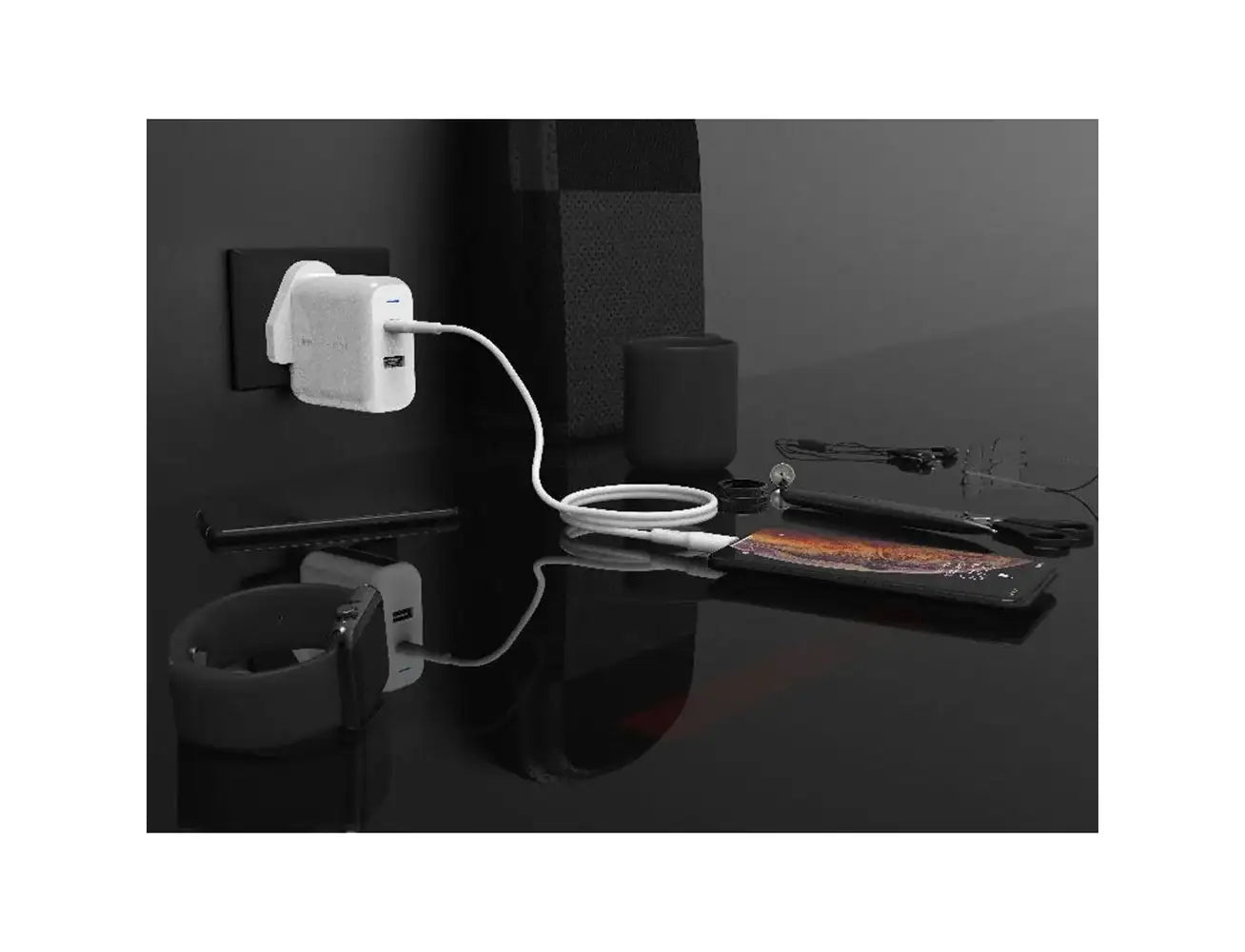 Feeltek Fast Charging Dual Pack (Elec PD UK Charger 30W + USB-C to Lightning Cable 180 cm) - White - GulfStore.com