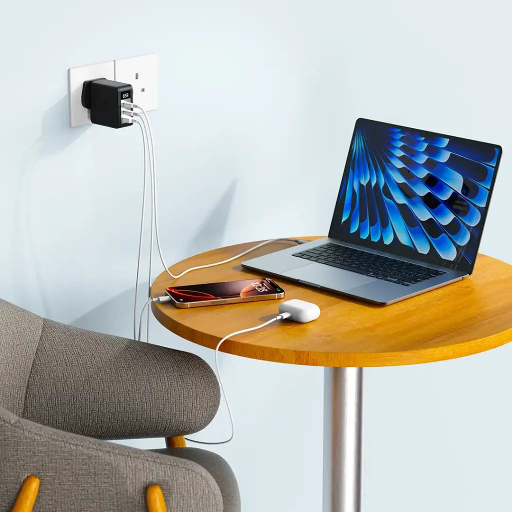 PDFWCH094BK| Porodo Quantum Gan 65W Multi-Port Charger With Digital Display | Black