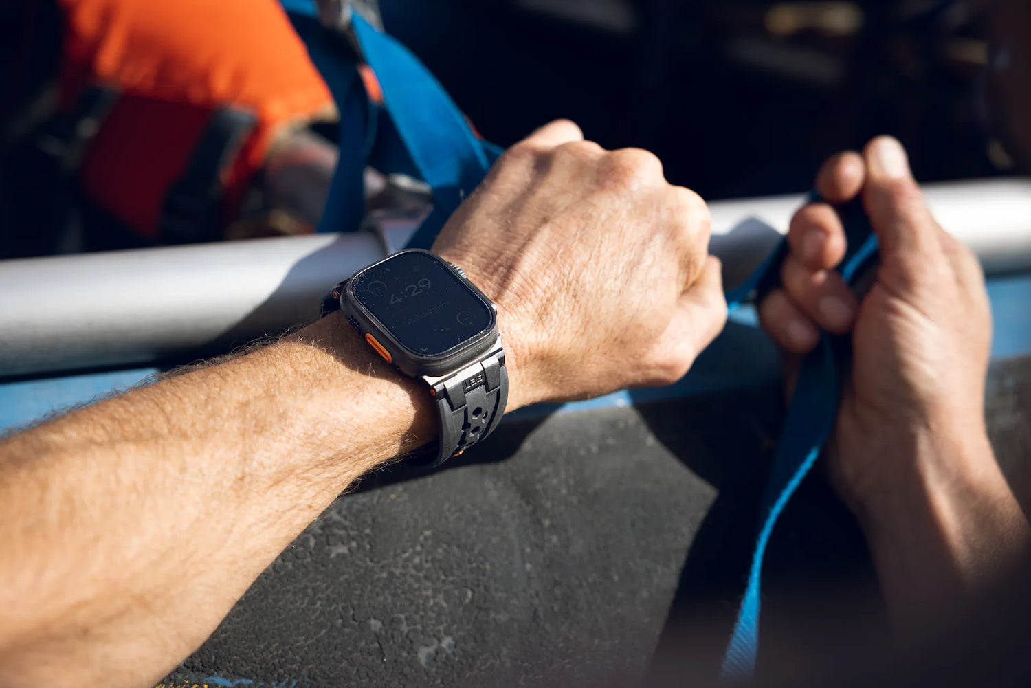 UAG | 194158117236 | UAG Apple Watch 49/45/44/42 Monarch Strap - Black/Black Titanium