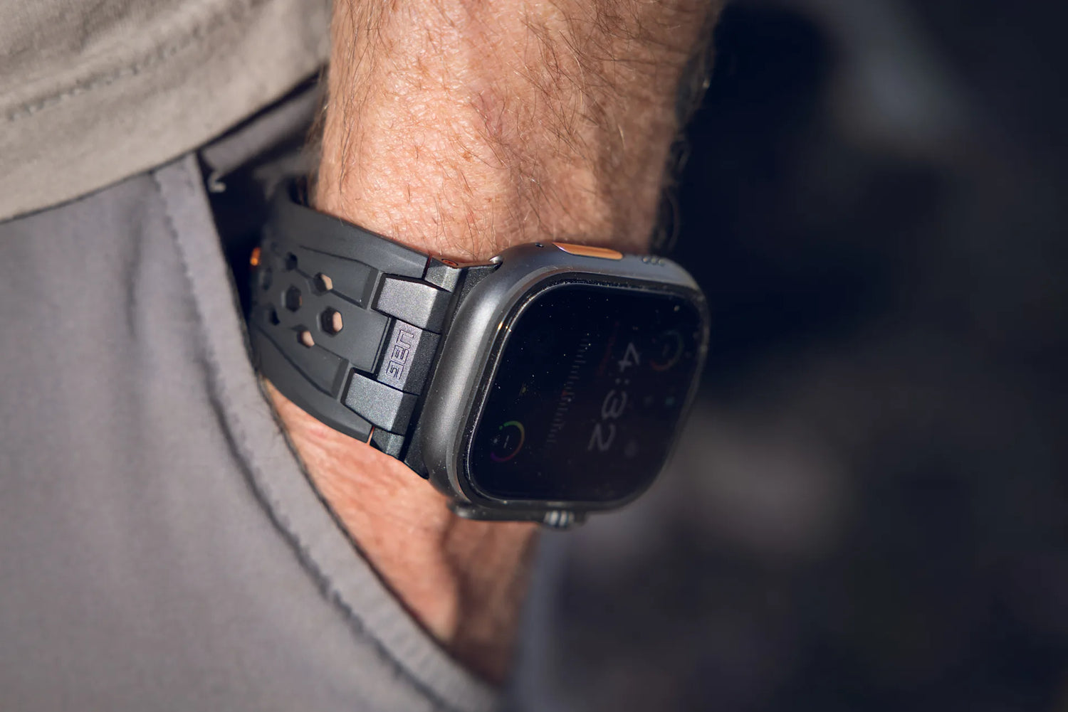 UAG | 194158117236 | UAG Apple Watch 49/45/44/42 Monarch Strap - Black/Black Titanium