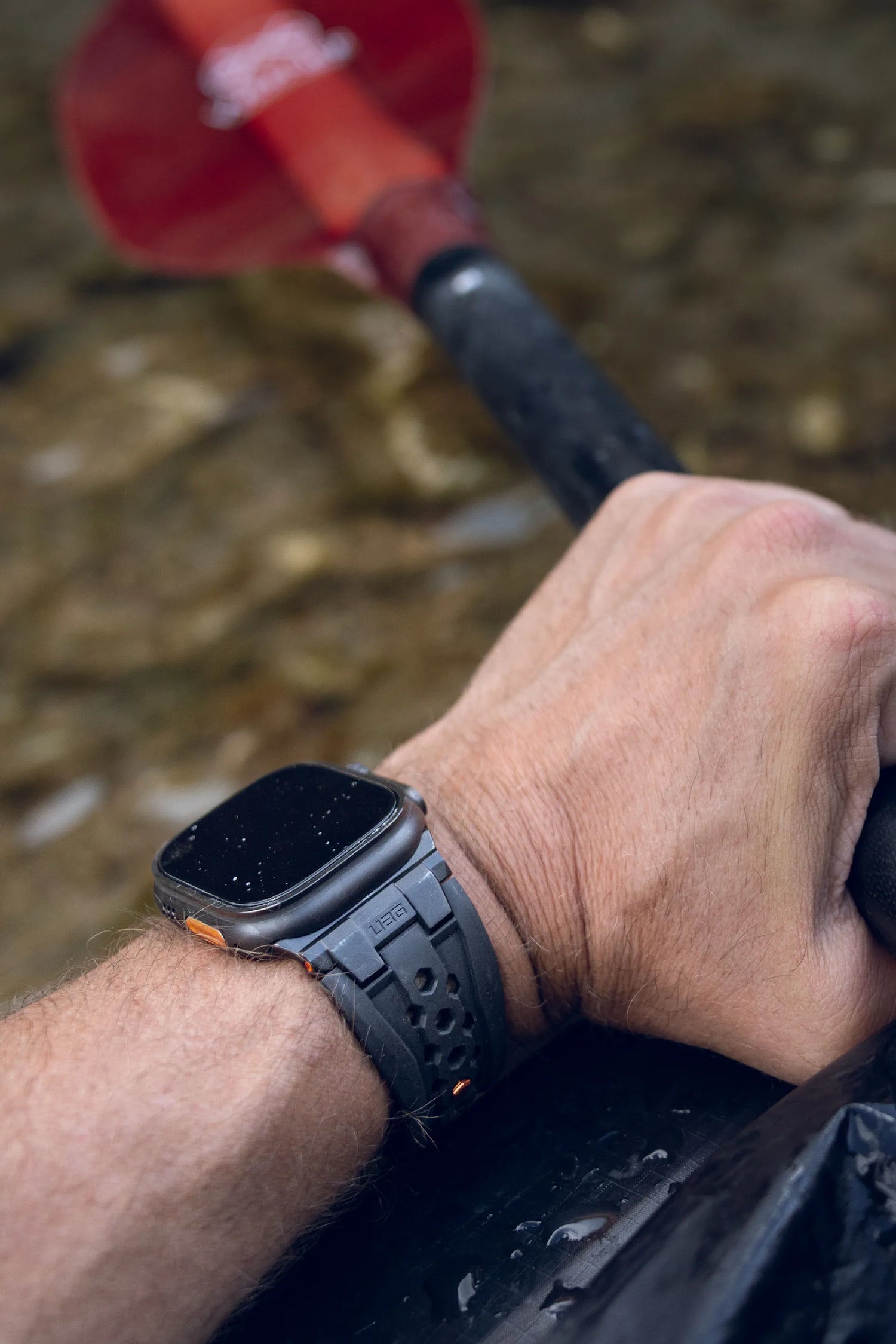 UAG | 194158117236 | UAG Apple Watch 49/45/44/42 Monarch Strap - Black/Black Titanium