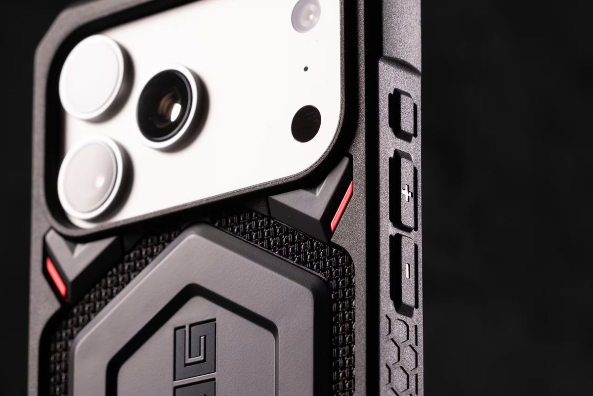 UAG iPhone 18/17 Pro Max Monarch Pro Kevlar Case