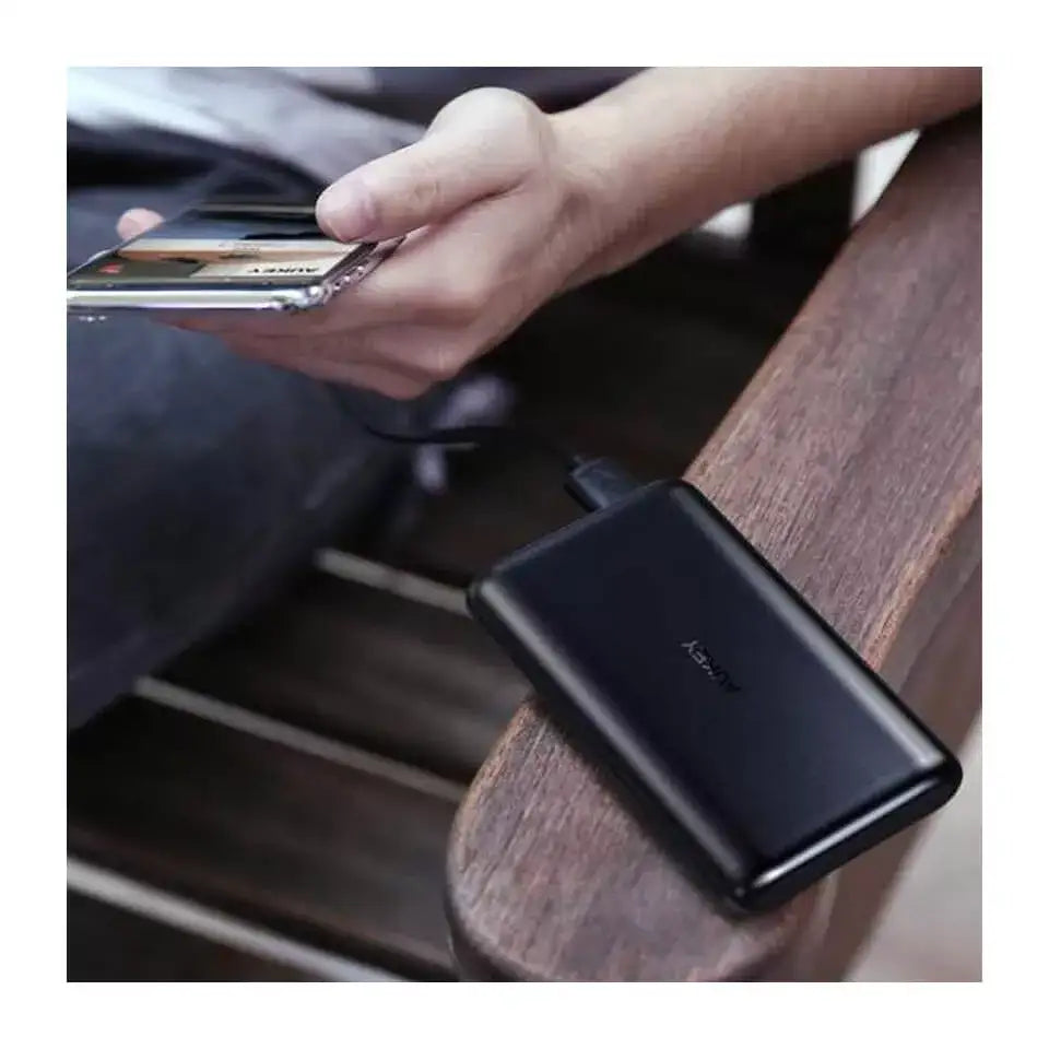 Aukey, Power Bank 10000mAh , USB-C , Black - GulfStore.com