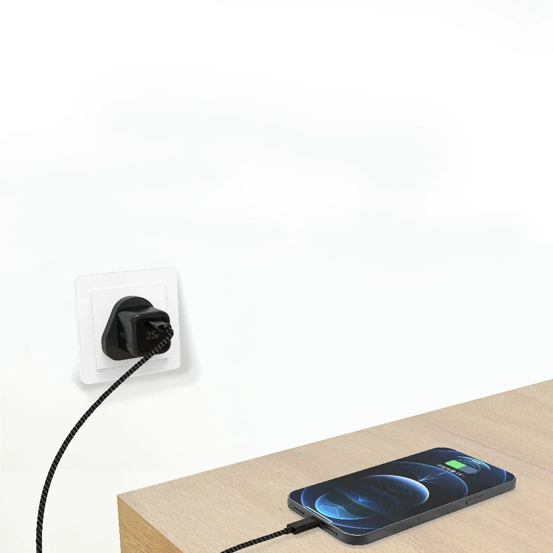 Pawa stout 25 GaN travel charger 25w TYPE C TO LIGHTNING PW-GN25UKTL-BK