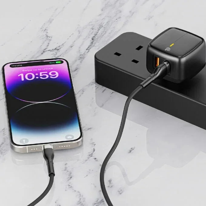 شاحن حائط Powero+ بريطاني بقوة 12 وات مع كابل USB-A إلى Micro