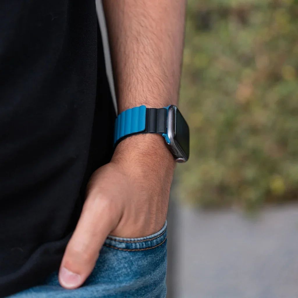 Uniq Revix Reversible Magnetic for Apple Watch Strap 38/40/41mm Caspian - Blue/Black