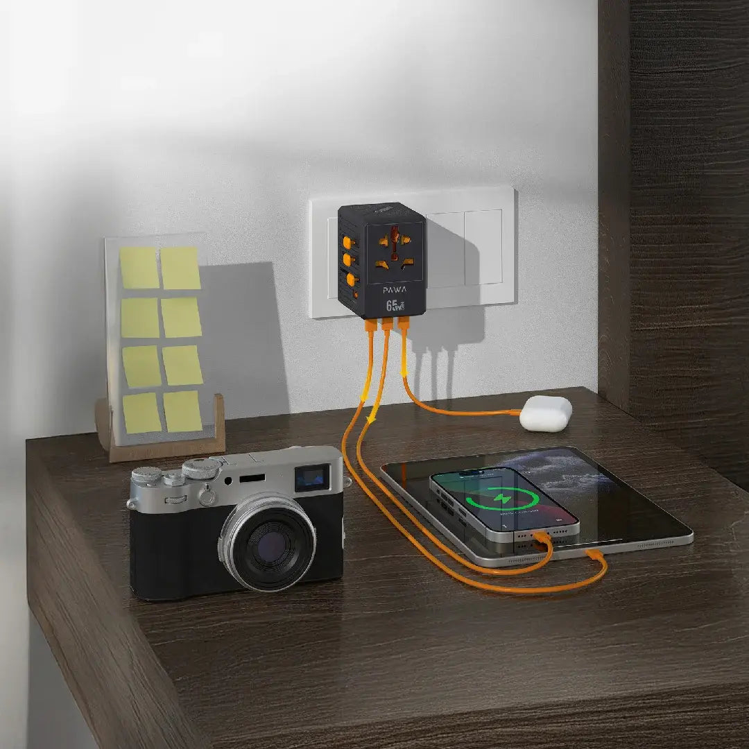 PW-TCUTA65W-BK | محول سفر باوا جان عالمي 65 واط 2500 واط - 4 منافذ من النوع C + منفذ USB-A + تيار متردد | أسود