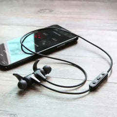EP-B40S BK | Aukey Bluetooth Earbuds with magnetic Clip - GulfStore.com