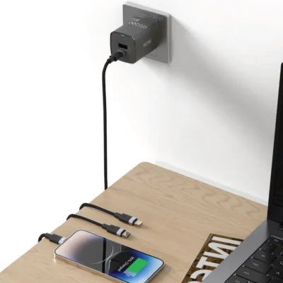 PW-TR225UKL-BK | كابل باوا ريترو ٢٥ واط مع منفذ PD+QC، قابس بريطاني، من النوع C إلى Lightning | أسود