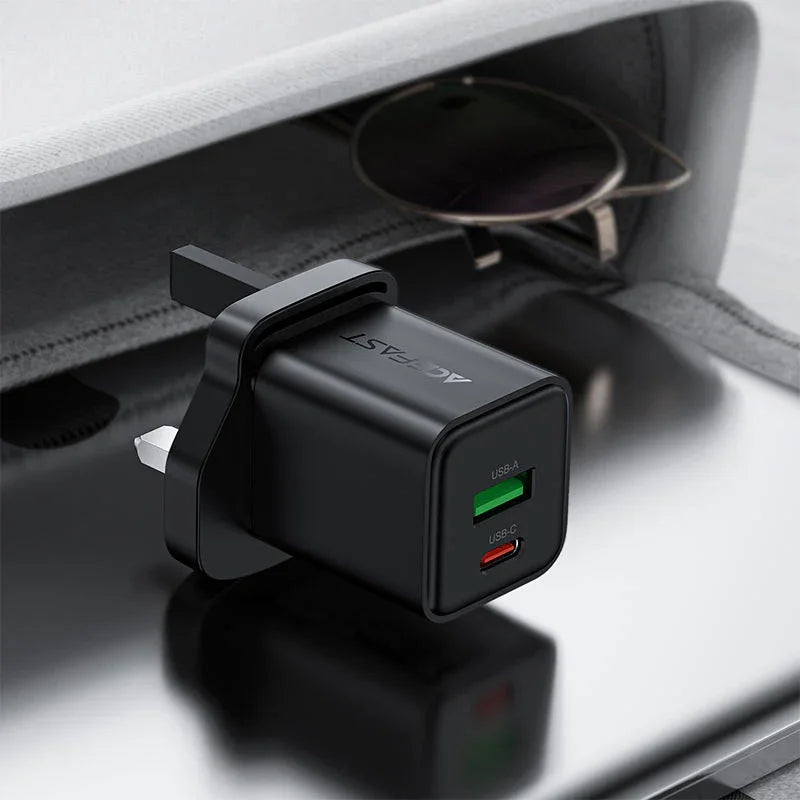 AceFast | 18496 | A127 | PD30W Gan (Usb A+Usb C) Charger | UK | Black